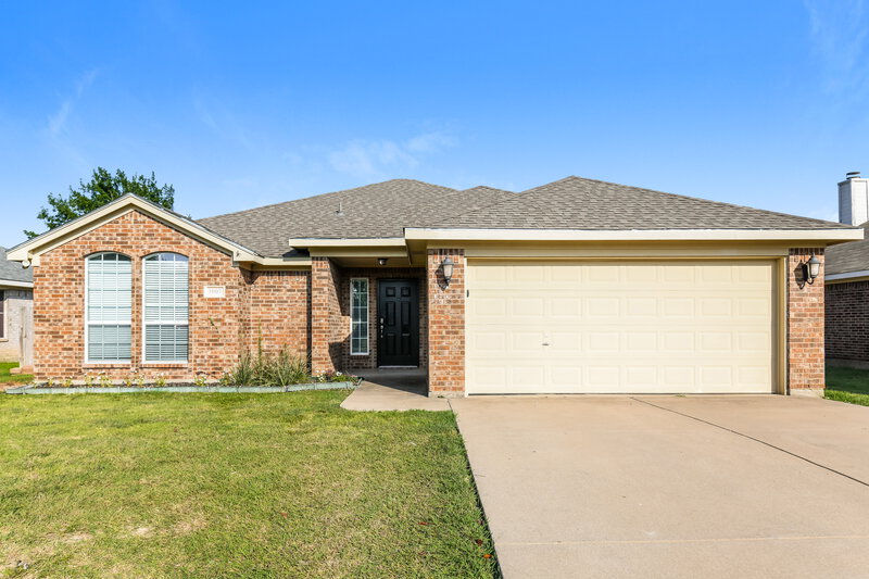 2,235/Mo, 1007 Winepress Rd Burleson, TX 76028 External View