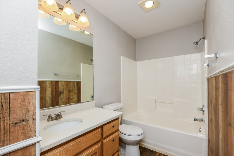2,235/Mo, 1007 Winepress Rd Burleson, TX 76028 Bathroom View