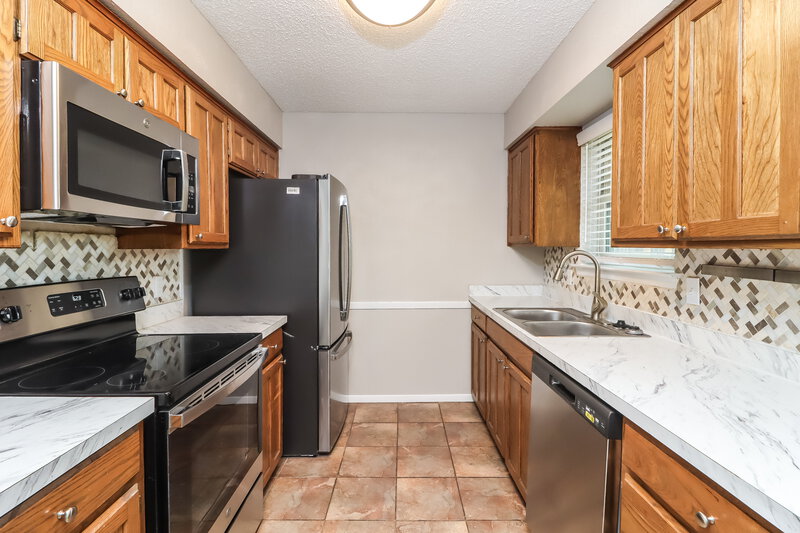 2,075/Mo, 5911 Woodsetter Ln Arlington, TX 76017 Kitchen View