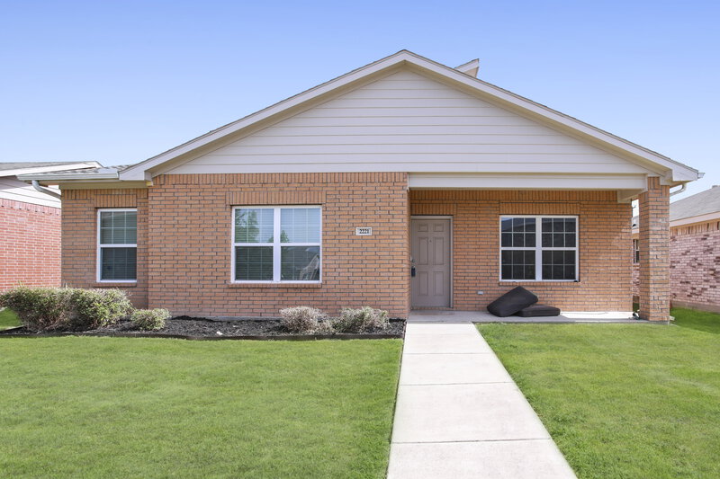 2,380/Mo, 2221 Montrose Ln Lancaster, TX 75134 External View