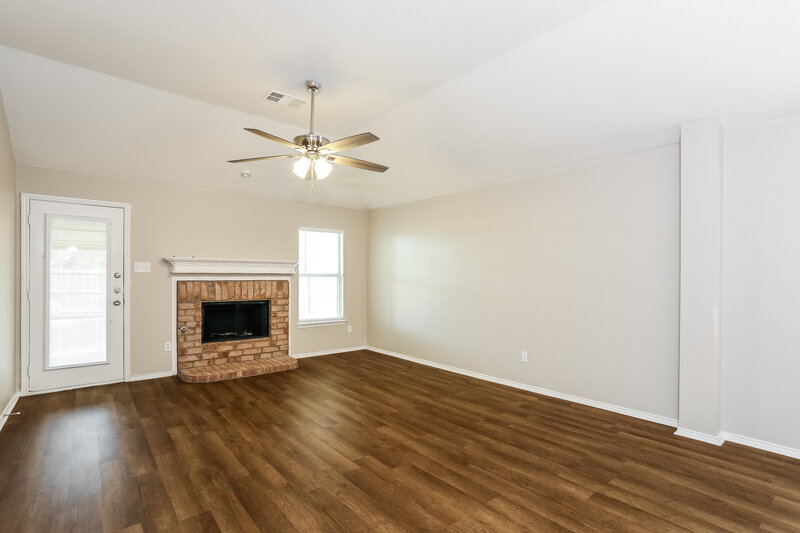 2,175/Mo, 236 Starlight Dr Forney, TX 75126 Living Room View 2