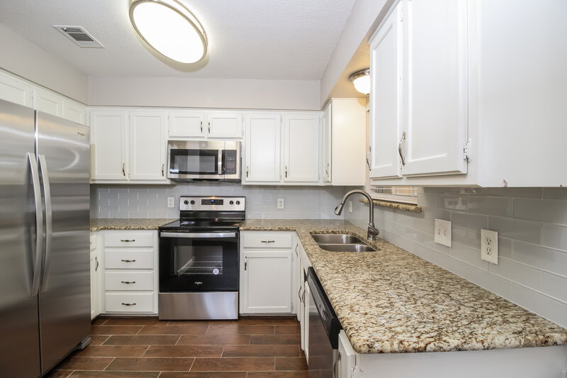 1,845/Mo, 2601 Valley View Dr Corinth, TX 76210 Kitchen View