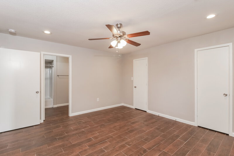 1,845/Mo, 2601 Valley View Dr Corinth, TX 76210 Main Bedroom View 2