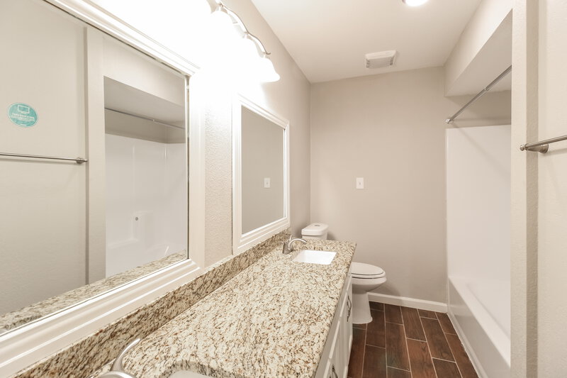 1,845/Mo, 2601 Valley View Dr Corinth, TX 76210 Bathroom View