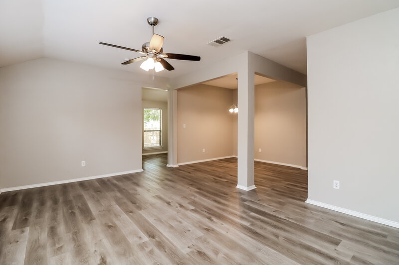 1,705/Mo, 9312 Aubree Ct Fort Worth, TX 76140 Living Room View