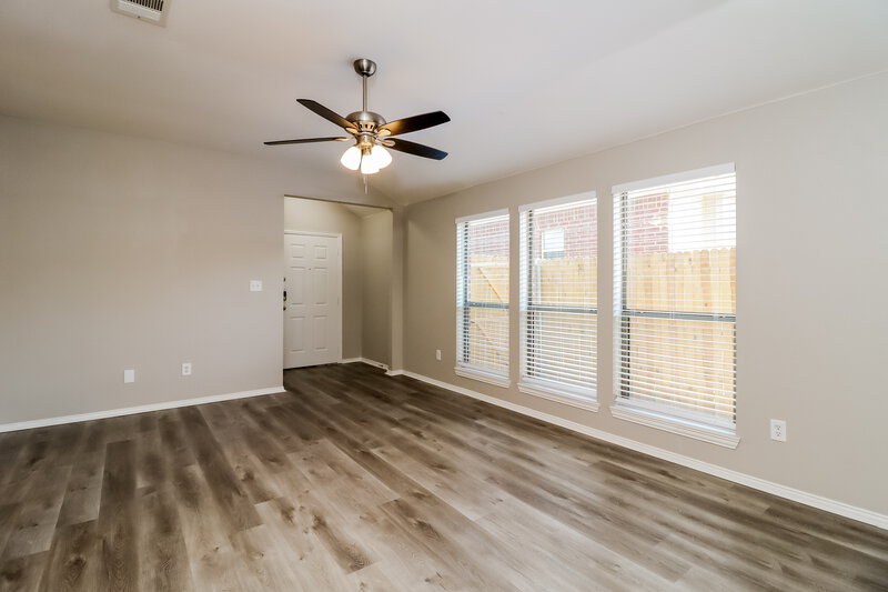 1,705/Mo, 9312 Aubree Ct Fort Worth, TX 76140 Living Room View 3