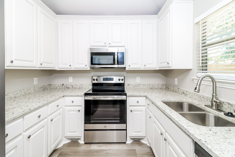 1,705/Mo, 9312 Aubree Ct Fort Worth, TX 76140 Kitchen View 2