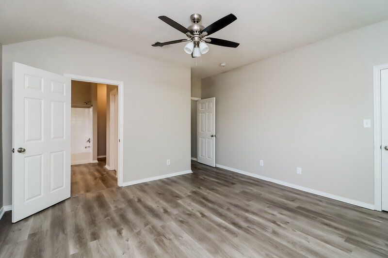 1,705/Mo, 9312 Aubree Ct Fort Worth, TX 76140 Main Bedroom View
