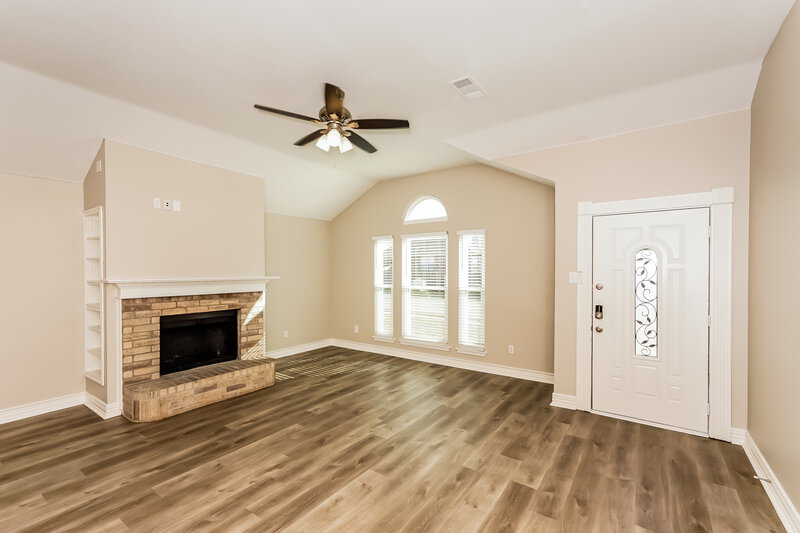 2,215/Mo, 1209 Mallard Run Midlothian, TX 76065 Living Room View