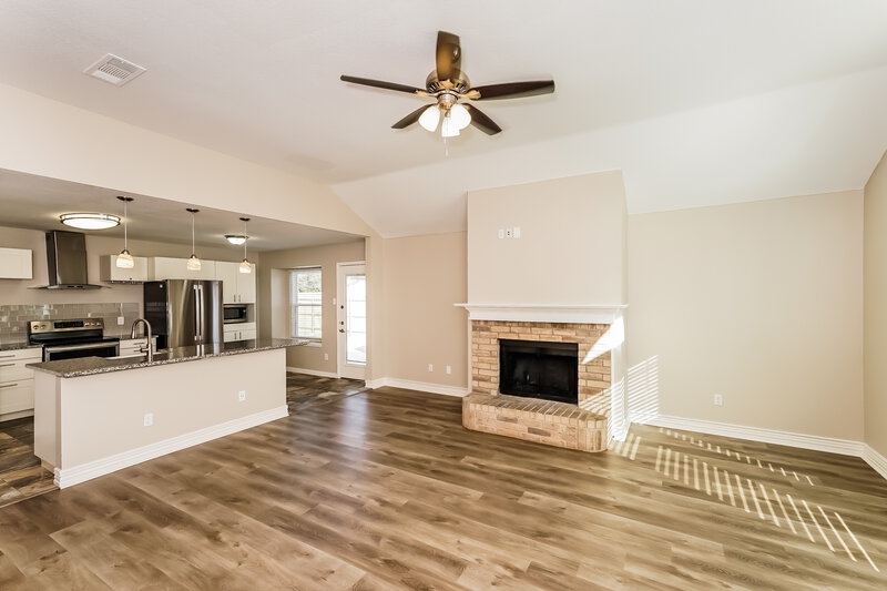 2,215/Mo, 1209 Mallard Run Midlothian, TX 76065 Living Room View 2