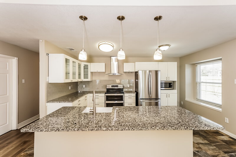 2,215/Mo, 1209 Mallard Run Midlothian, TX 76065 Kitchen View 2