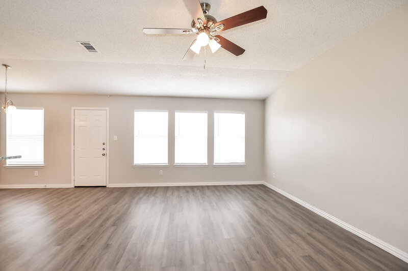 1,895/Mo, 1106 Hampton Dr Forney, TX 75126 Living Room View