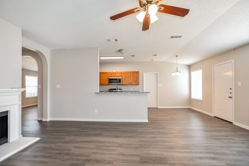 1,895/Mo, 1106 Hampton Dr Forney, TX 75126 Family Room View 2