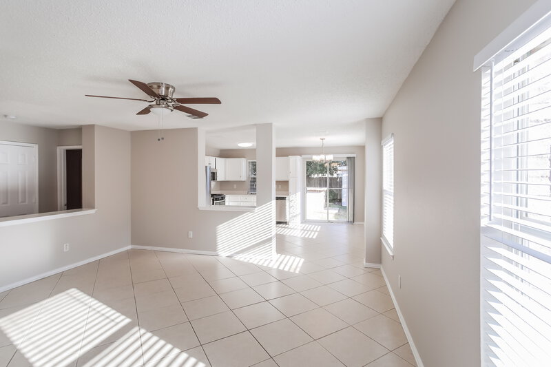 1,920/Mo, 4644 Cool Ridge Ct Fort Worth, TX 76133 Living Room View 2