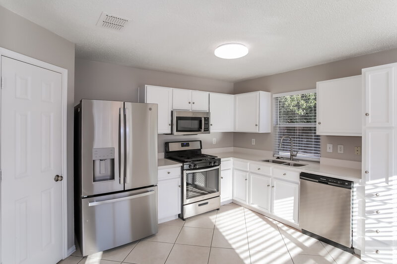 1,920/Mo, 4644 Cool Ridge Ct Fort Worth, TX 76133 Kitchen View