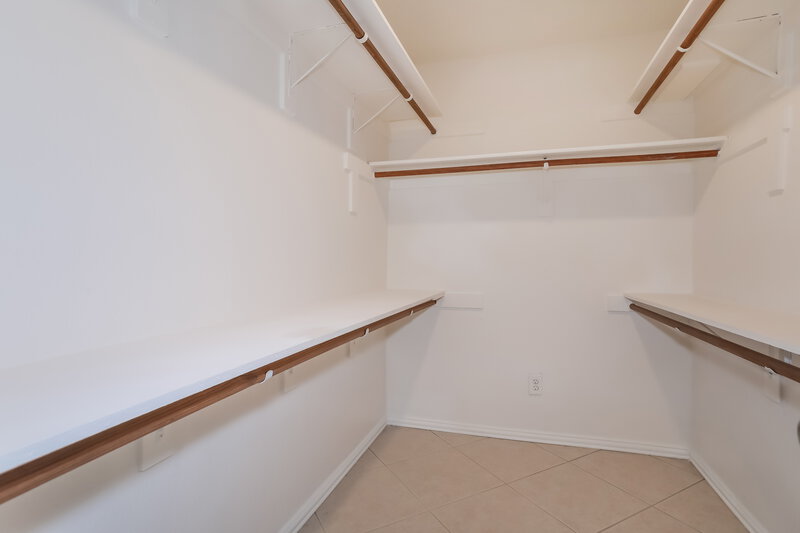1,920/Mo, 4644 Cool Ridge Ct Fort Worth, TX 76133 Walk In Closet View