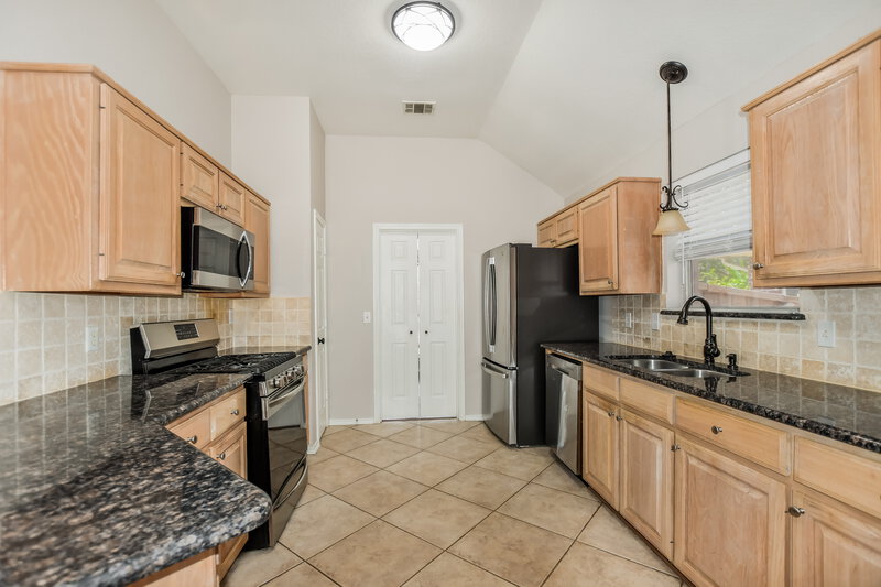 2,515/Mo, 1481 Altstatten Ln Lewisville, TX 75067 Kitchen View 2