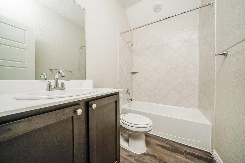 2,465/Mo, 272 Jefferson Ln Fate, TX 75189 Bathroom View