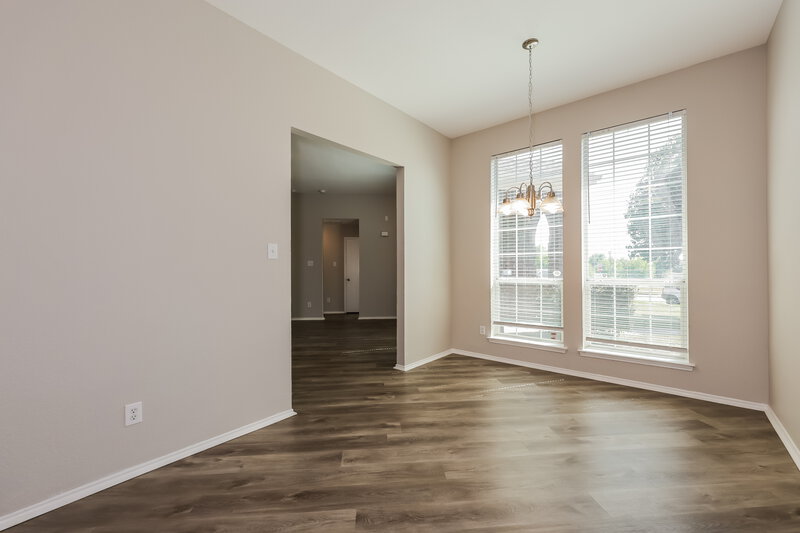 2,305/Mo, 1206 Beacon Hill Dr Midlothian, TX 76065 Dining Room View