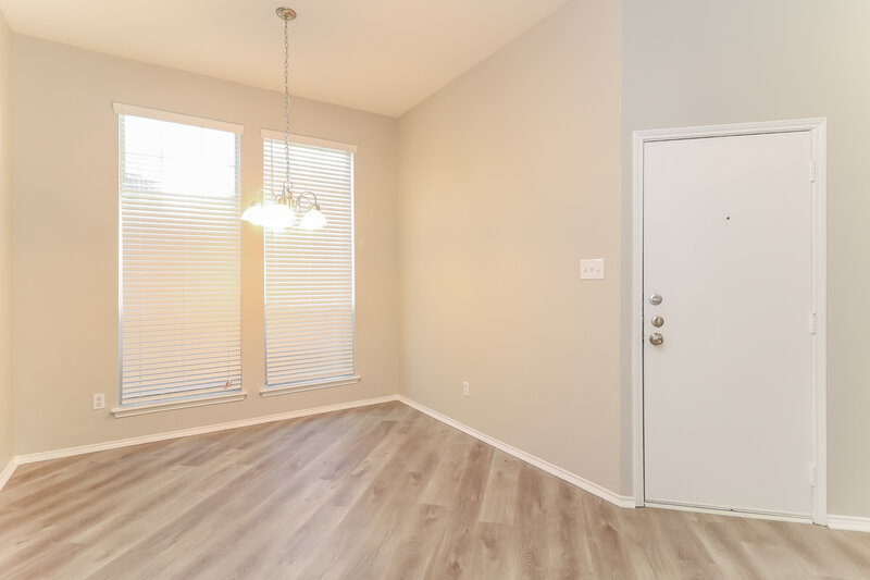 2,585/Mo, 1206 Beacon Hill Dr Midlothian, TX 76065 Dining Room View