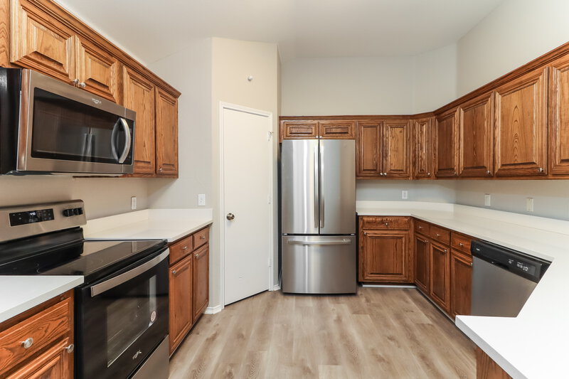 2,585/Mo, 1206 Beacon Hill Dr Midlothian, TX 76065 Kitchen View