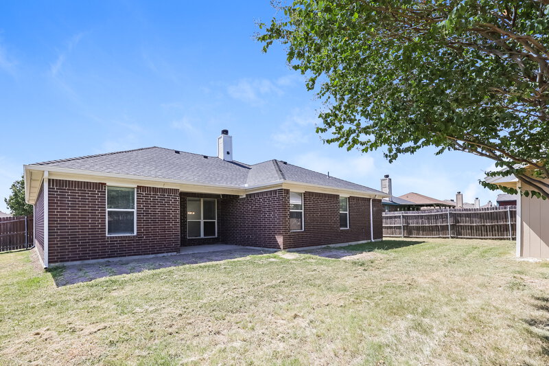 2,305/Mo, 1206 Beacon Hill Dr Midlothian, TX 76065 Rear View 2