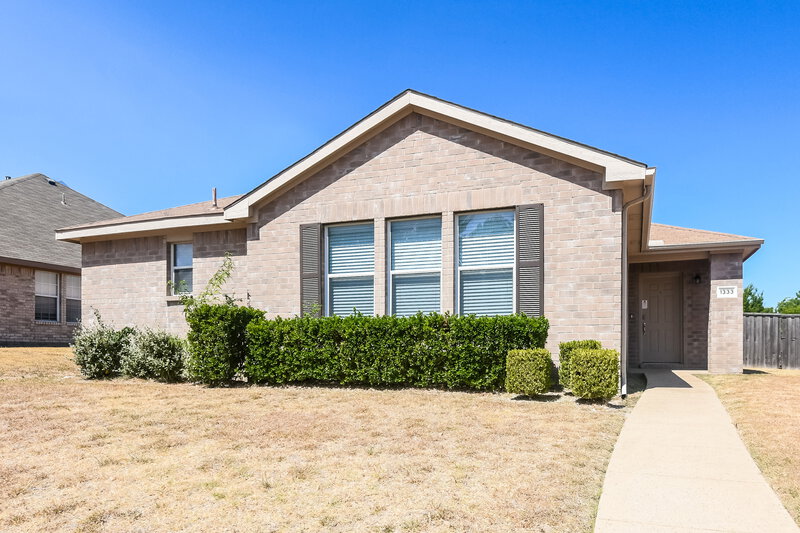 2,390/Mo, 1333 Fox Glenn Cedar Hill, TX 75104 External View