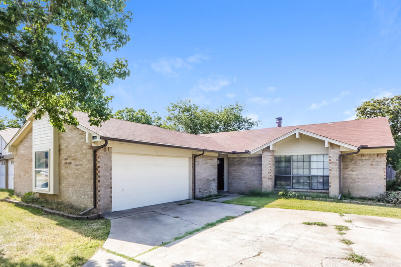 2,290/Mo, 2300 Brookdale Dr Arlington, TX 76014 Front View