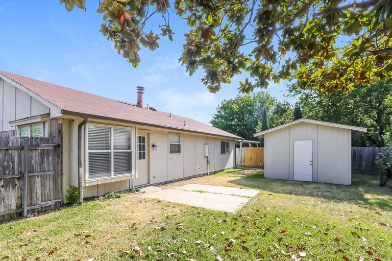 2,290/Mo, 2300 Brookdale Dr Arlington, TX 76014 Rear View