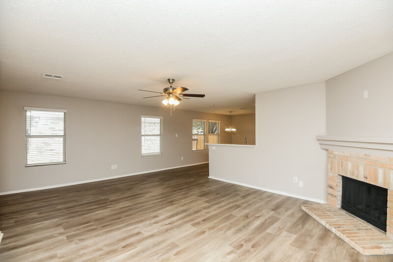 2,180/Mo, 8725 Hunters Trl Fort Worth, TX 76123 Living Room View 2