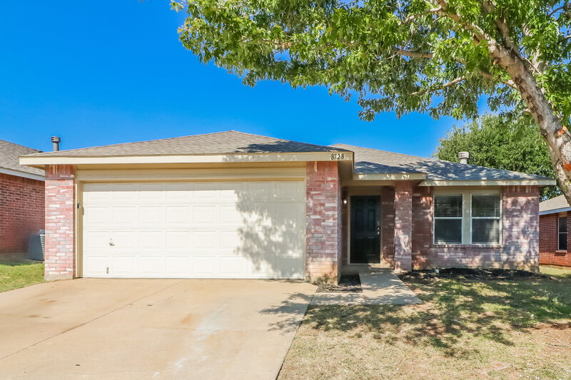 2,080/Mo, 8728 Stonebriar Ln Fort Worth, TX 76123 External View