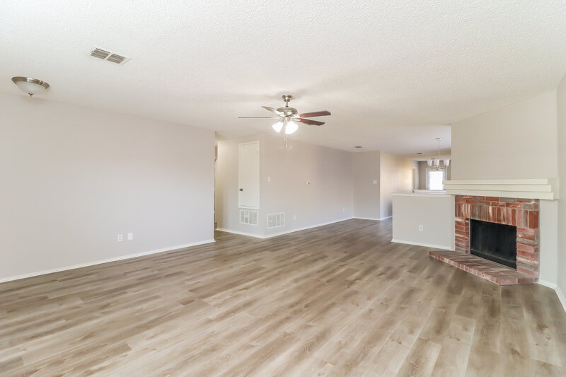 2,080/Mo, 8728 Stonebriar Ln Fort Worth, TX 76123 Living Room View 2