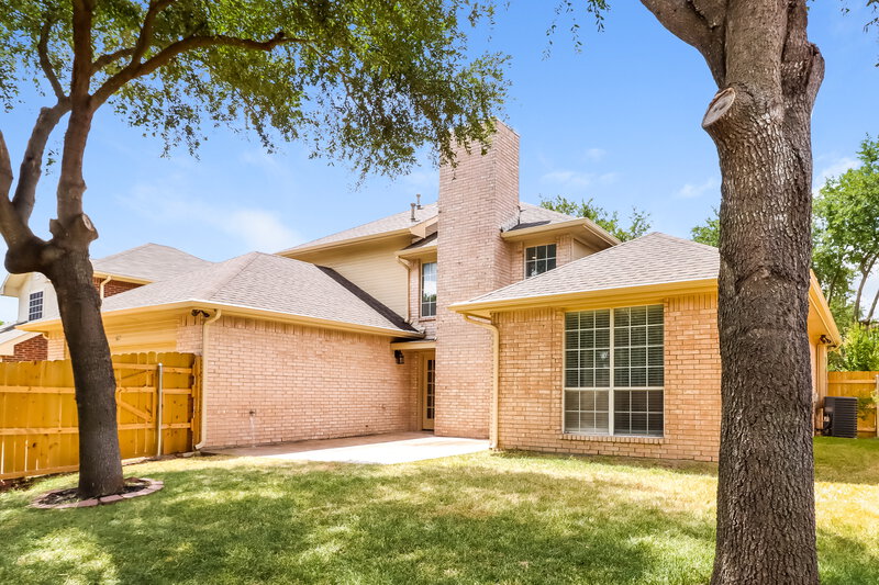 2,745/Mo, 617 Fern Dr Desoto, TX 75115 Rear View