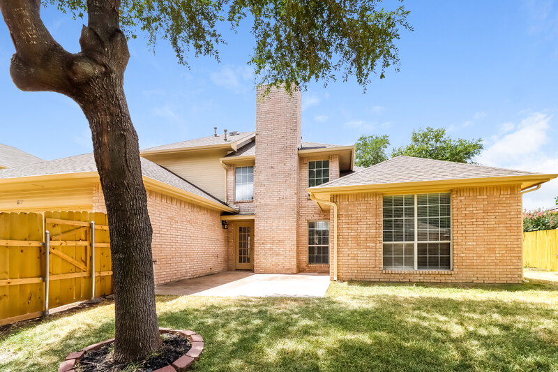 2,745/Mo, 617 Fern Dr Desoto, TX 75115 Rear View 2