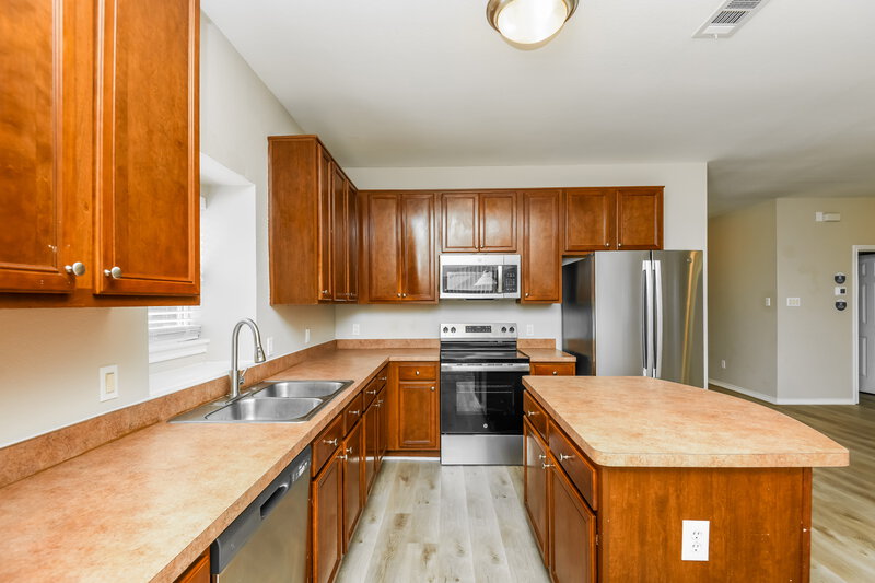 2,035/Mo, 7975 Los Alamitos Ln Fort Worth, TX 76140 Kitchen View
