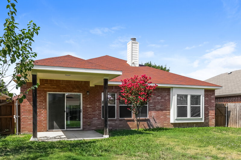 2,035/Mo, 7975 Los Alamitos Ln Fort Worth, TX 76140 Rear View