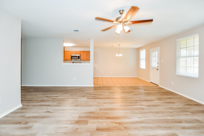 2,120/Mo, 1056 Bumble Bee Dr Lancaster, TX 75134 Living Room View 4