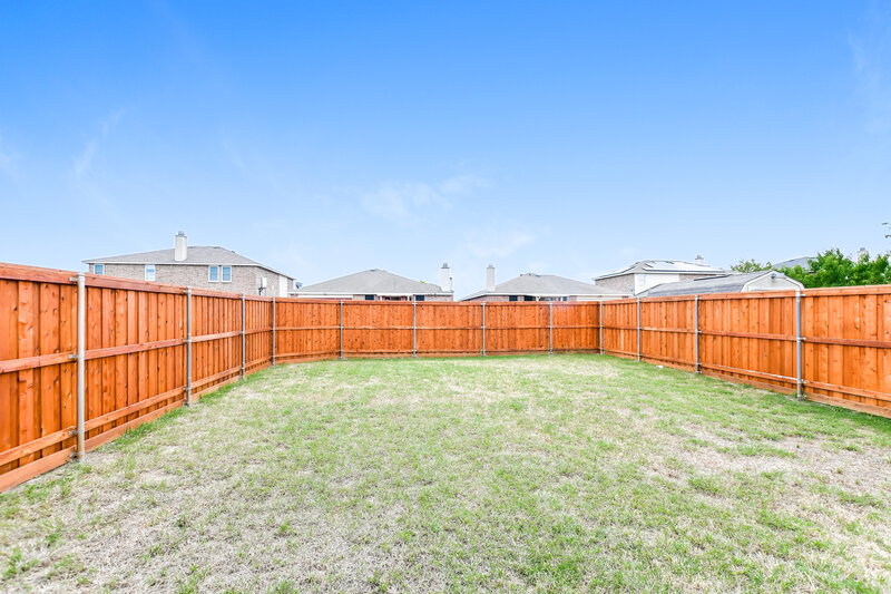 2,120/Mo, 1056 Bumble Bee Dr Lancaster, TX 75134 Rear View