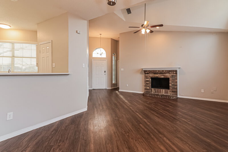 2,150/Mo, 2840 Helen Ln Mesquite, TX 75181 Living Room View 3