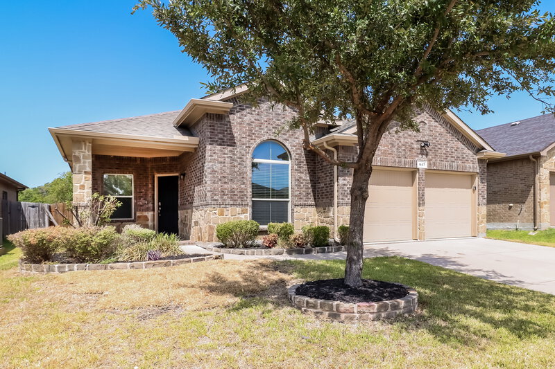 2,465/Mo, 647 Alexander St Grand Prairie, TX 75051 External View