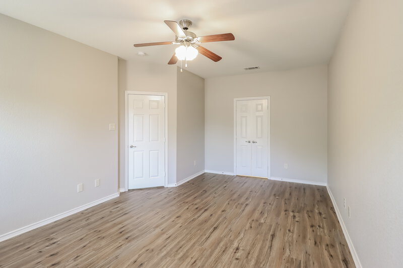 2,465/Mo, 647 Alexander St Grand Prairie, TX 75051 Main Bedroom View