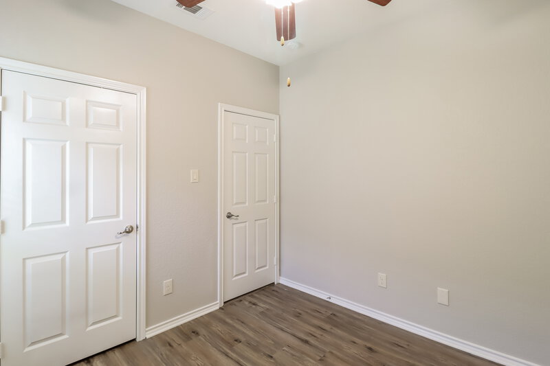 2,465/Mo, 647 Alexander St Grand Prairie, TX 75051 Bedroom View