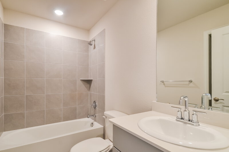 1,990/Mo, 3101 Renaissance Drive Denton, TX 76207 Bathroom View