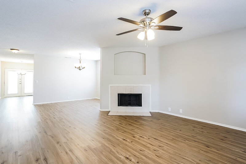 2,595/Mo, 1605 Columbia Dr Glenn Heights, TX 75154 Living Room View 2