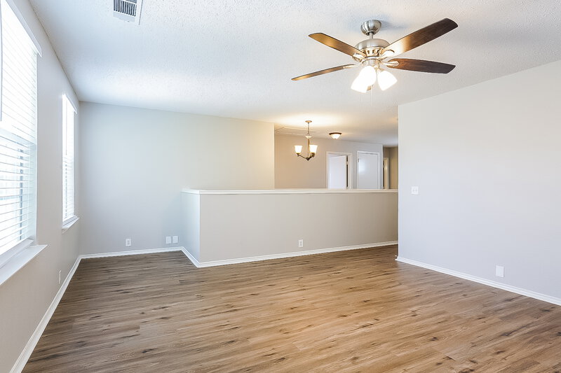 2,595/Mo, 1605 Columbia Dr Glenn Heights, TX 75154 Living Room View 3