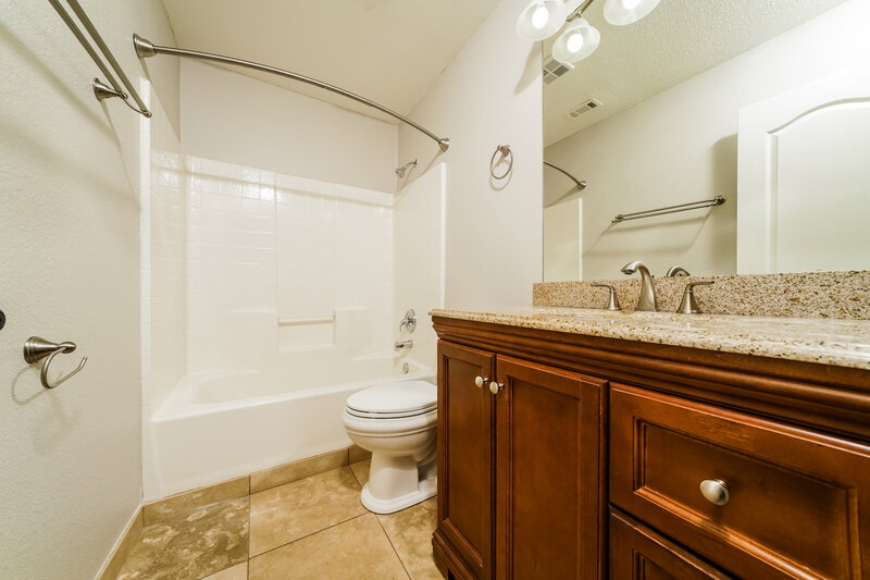 2,670/Mo, 1108 Bainbridge Ln Forney, TX 75126 Bathroom View 2