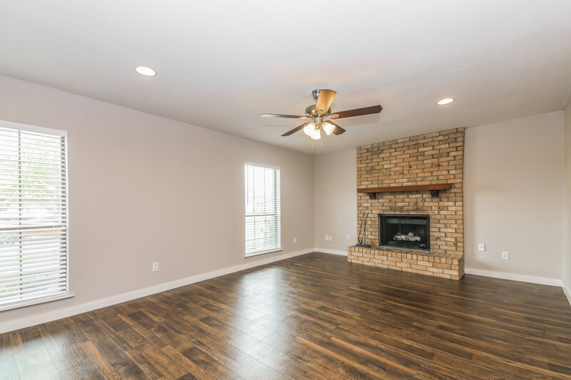 2,485/Mo, 2325 Woodhollow Ave Mesquite, TX 75150 Family Room View
