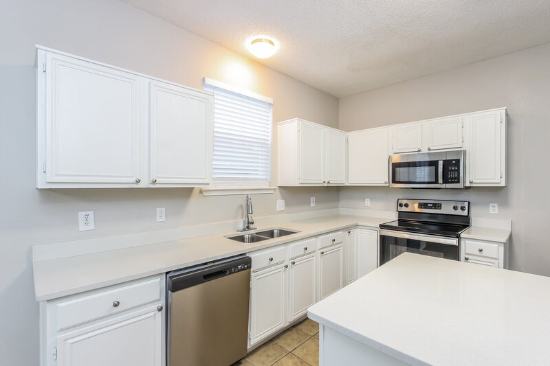 2,535/Mo, 413 Chestnut Ln Desoto, TX 75115 Kitchen View