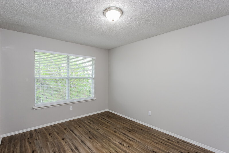 2,535/Mo, 413 Chestnut Ln Desoto, TX 75115 Bedroom View 2