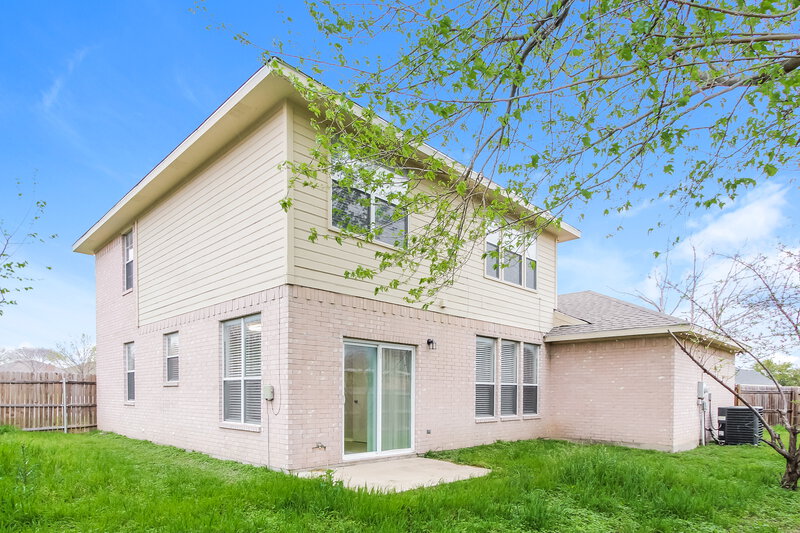 2,535/Mo, 413 Chestnut Ln Desoto, TX 75115 Rear View